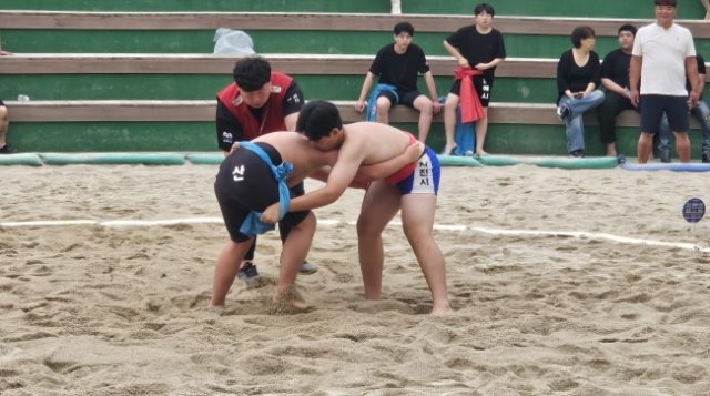 1-1-경남-씨름-최강자-가린다…-349명-고성서-‘샅바-전쟁.jpg